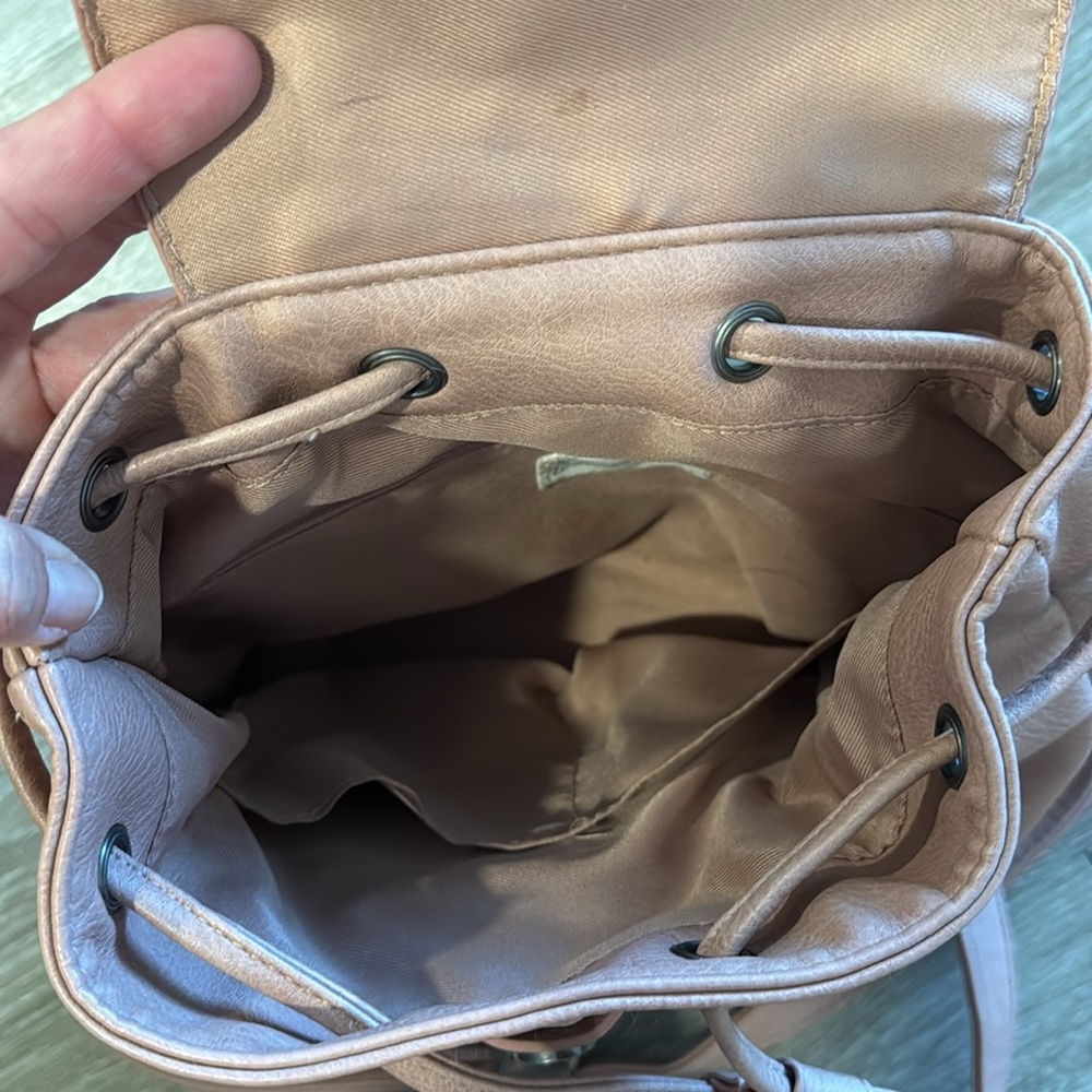 Universal thread backpack - Picture 3 of 6